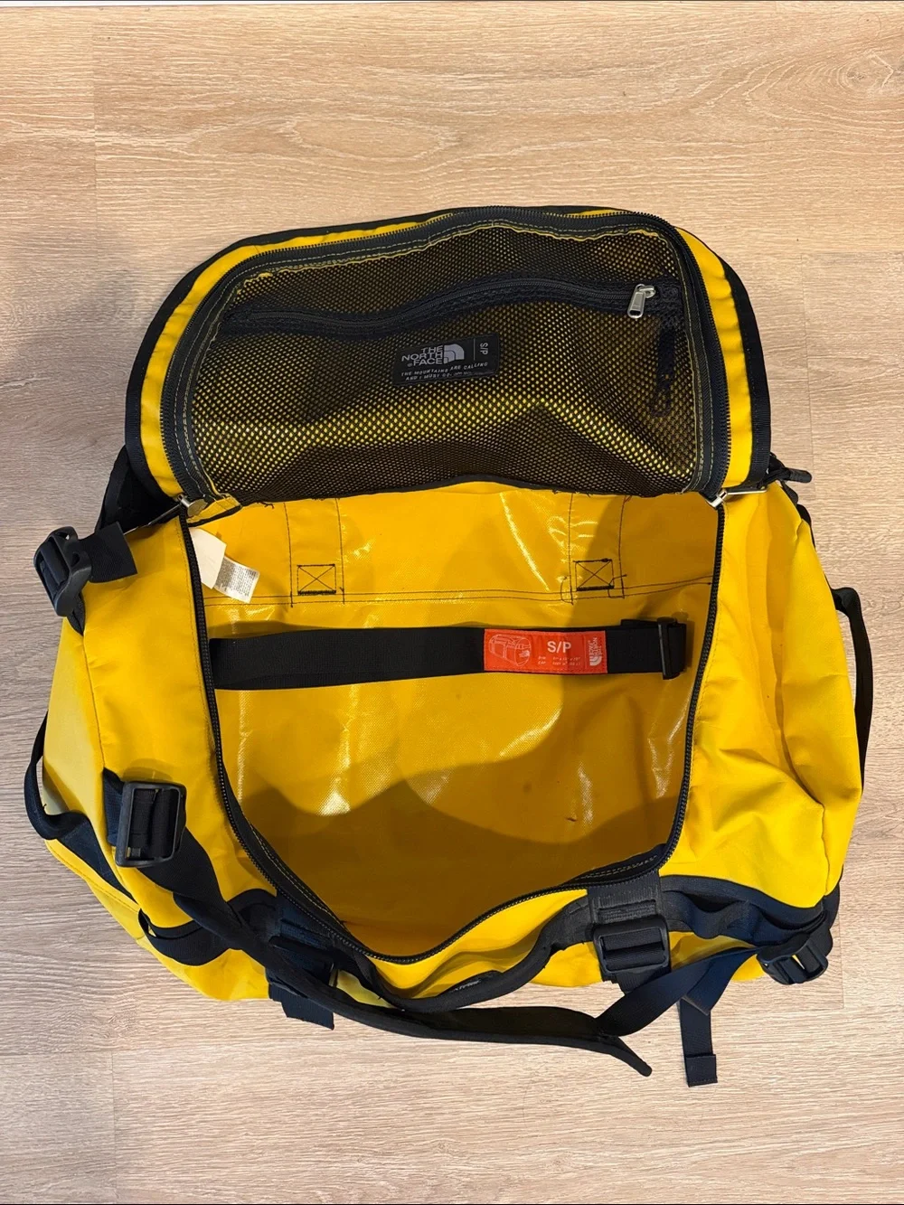 Rare Vans x The North Face Limited Edition Base Camp Duffel Bag + Toiletry Bag - Picture 4 of 7